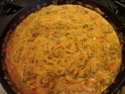 skillet-spaghetti-pasta-stir