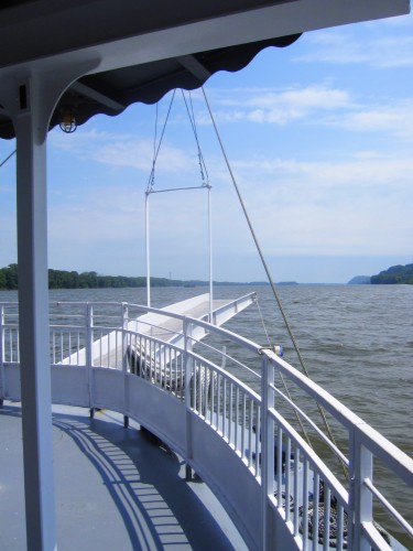 boat-ride-on-the-mississippi