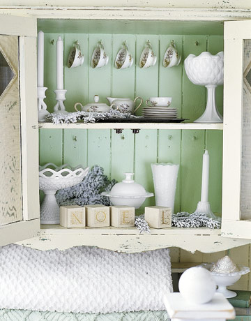 white-green-cabinet-holidays-htours1206-de1